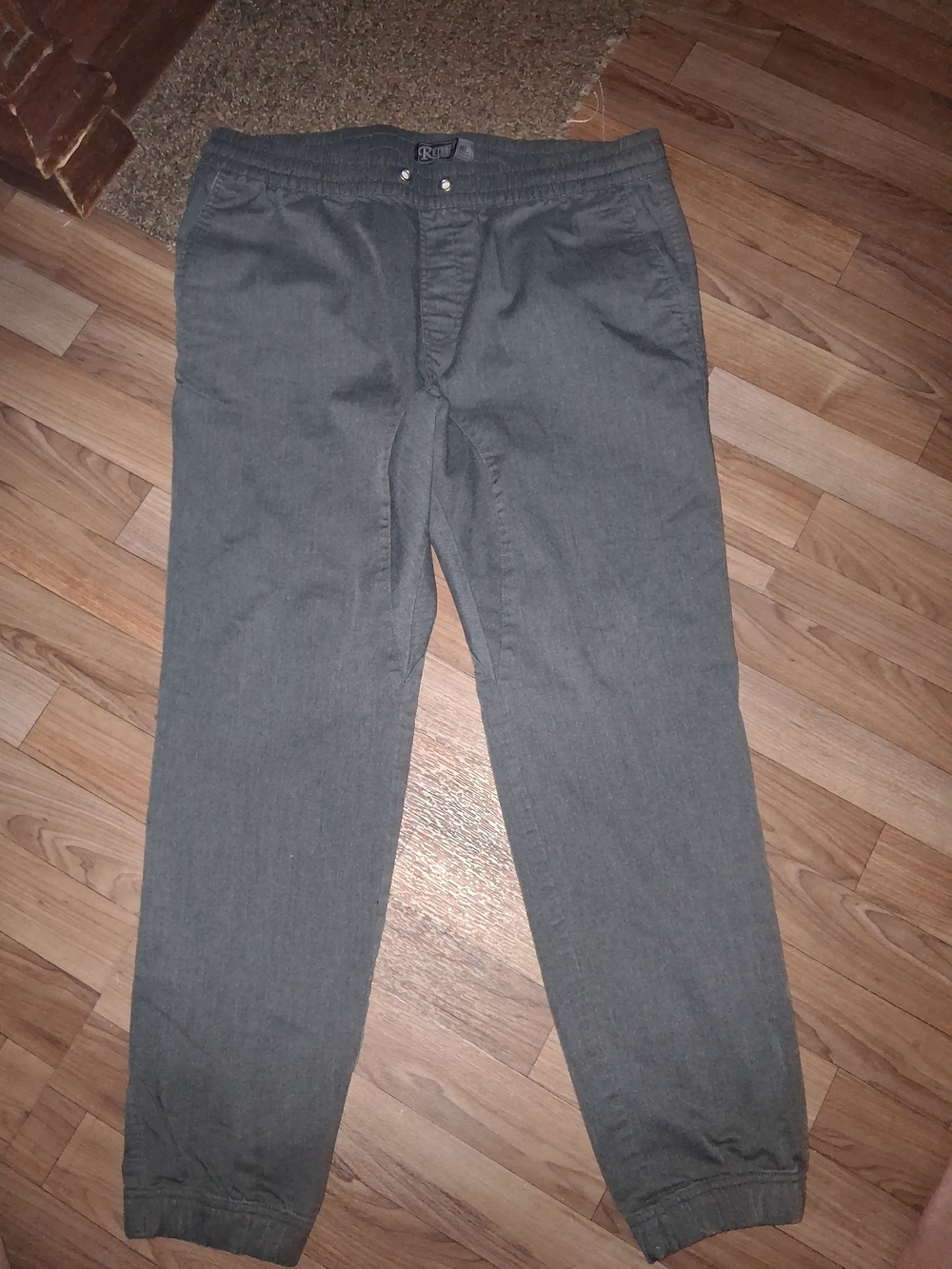 Retrofit Men's Gray Elastic Waist Jogger Pants